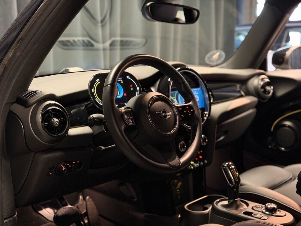 MINI Cooper SE Classic Trim 3d