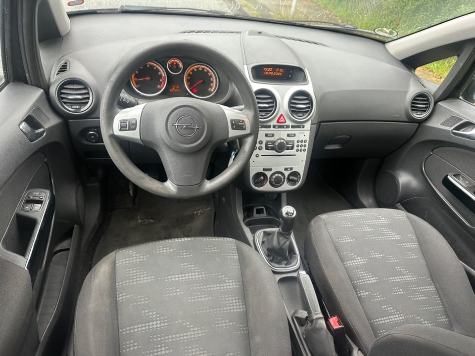 Opel Corsa 1,0 12V Enjoy 5d