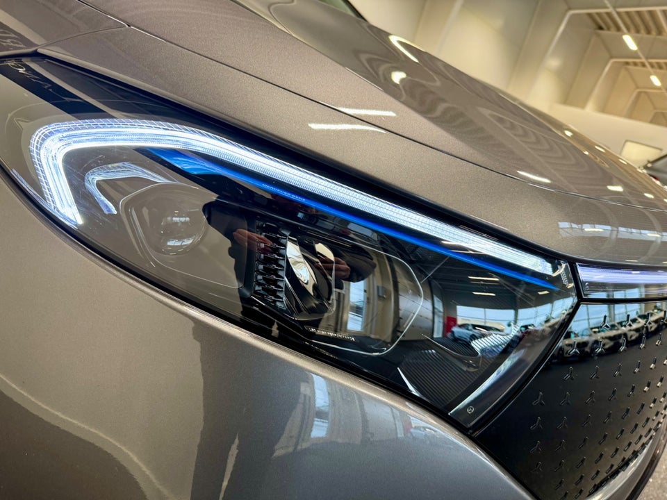 Mercedes EQA300 Progressive 4Matic 5d