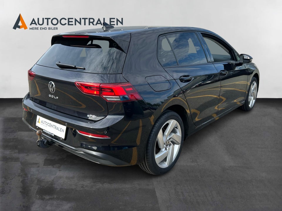 VW Golf VIII 1,5 eTSi 130 Life 75 Years Edition DSG 5d