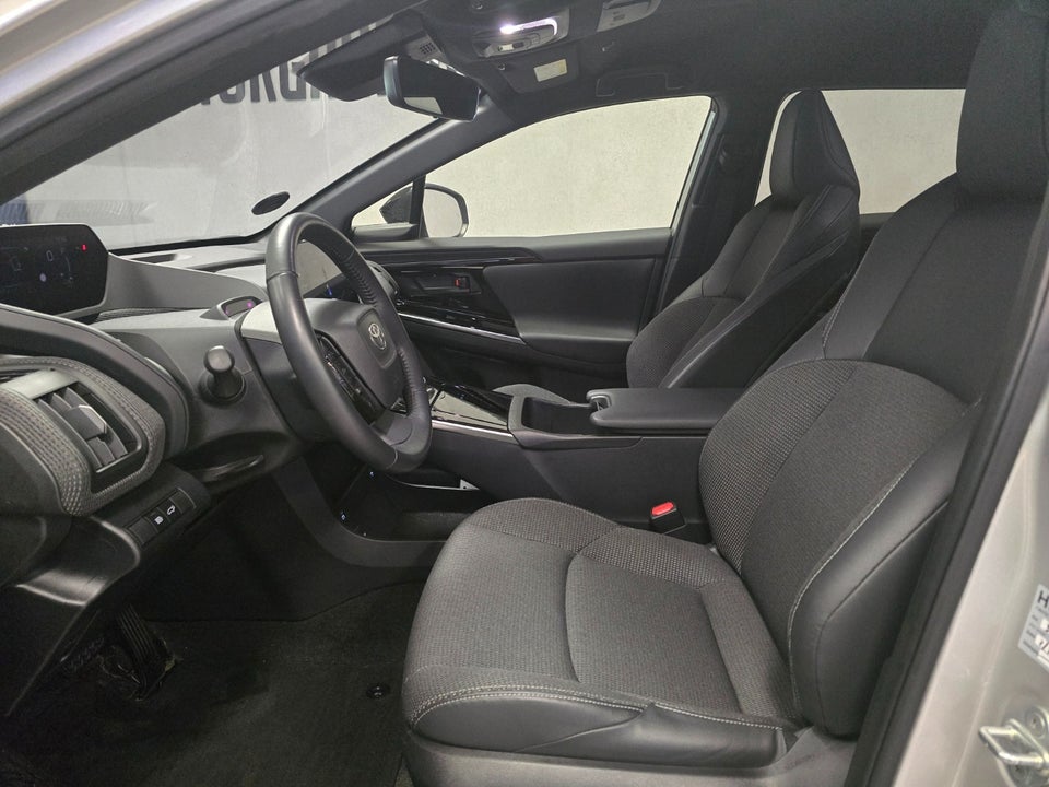 Toyota bZ4X Active 5d