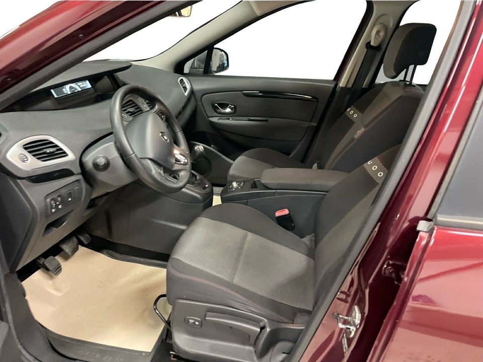 Renault Grand Scenic III 1,6 16V Expression 5d