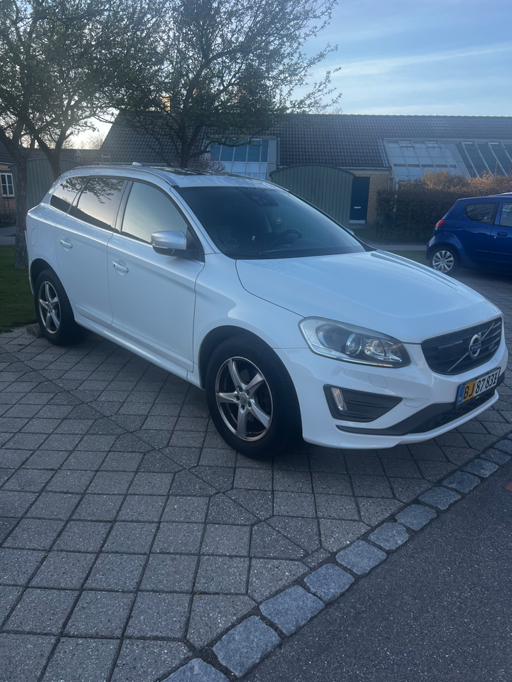 Volvo XC60 2,4 D5 215 R-Design aut. AWD Van 5d