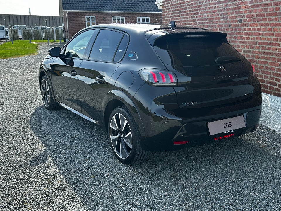 Peugeot e-208 50 GT 5d