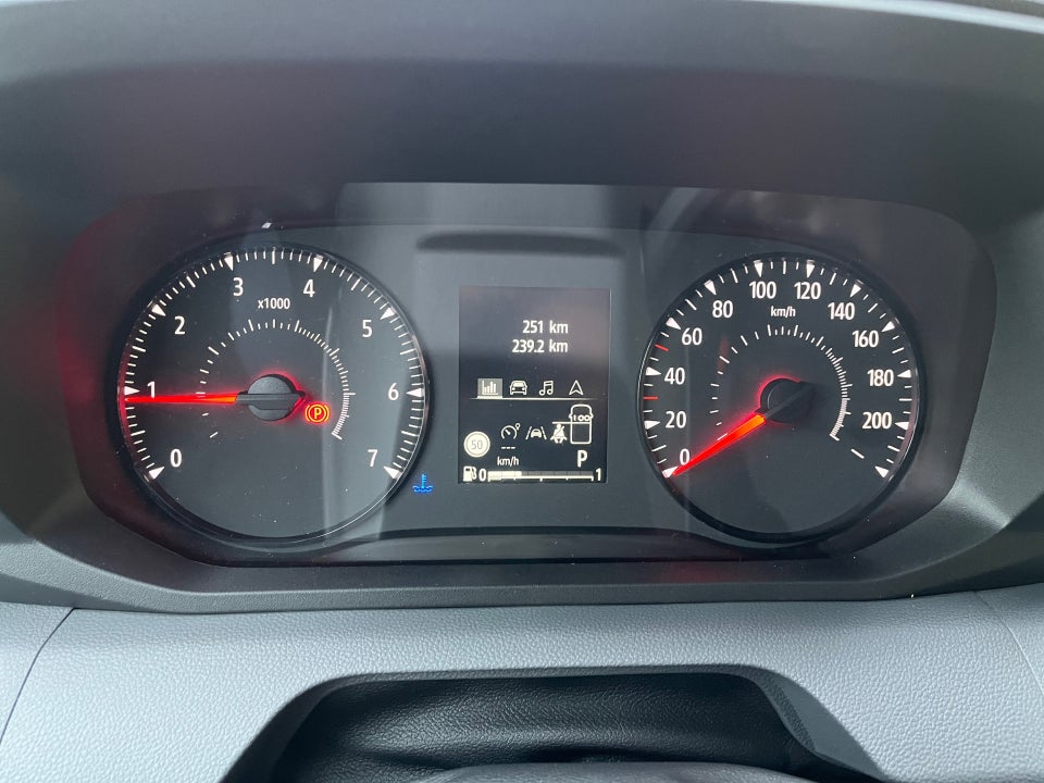 Nissan Interstar 2,0 dCi 170 L2H2 Tekna aut. Van