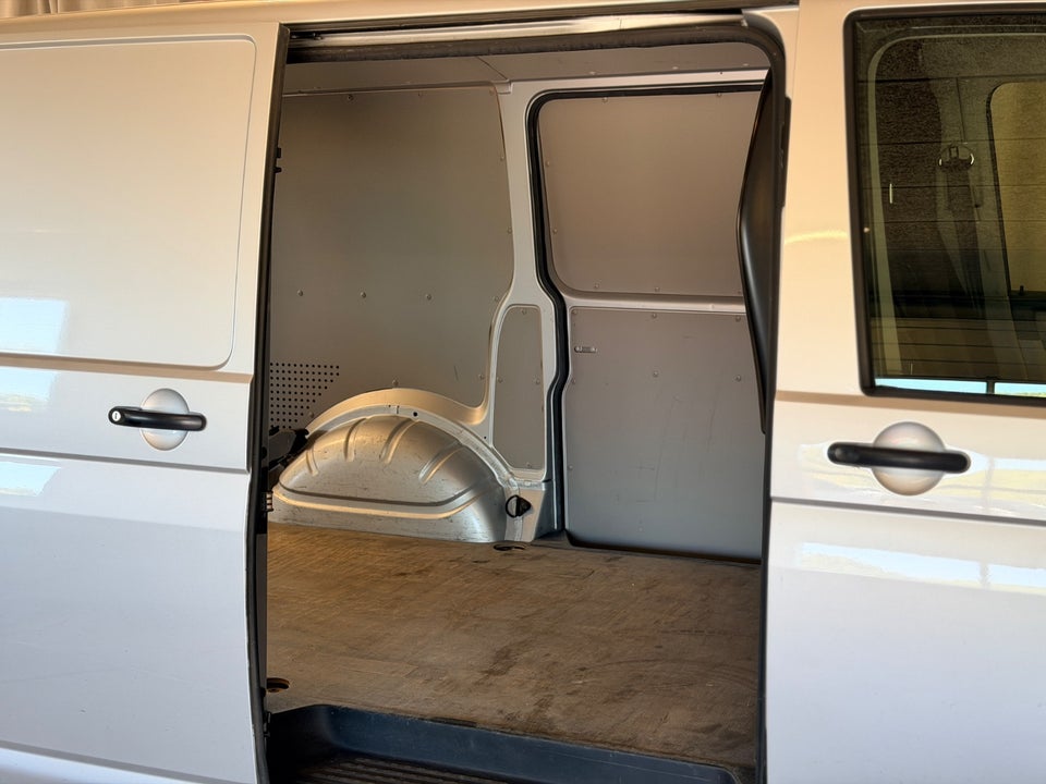VW Transporter 2,0 TDi 204 Kassevogn DSG 4Motion kort