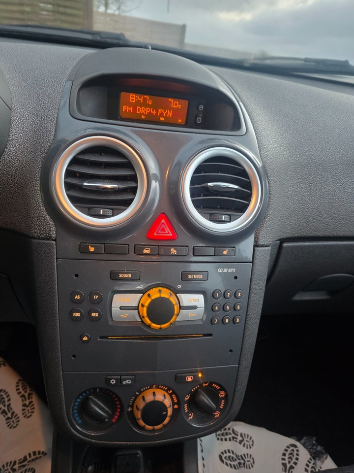 Opel Corsa 1,4 16V Cosmo 5d