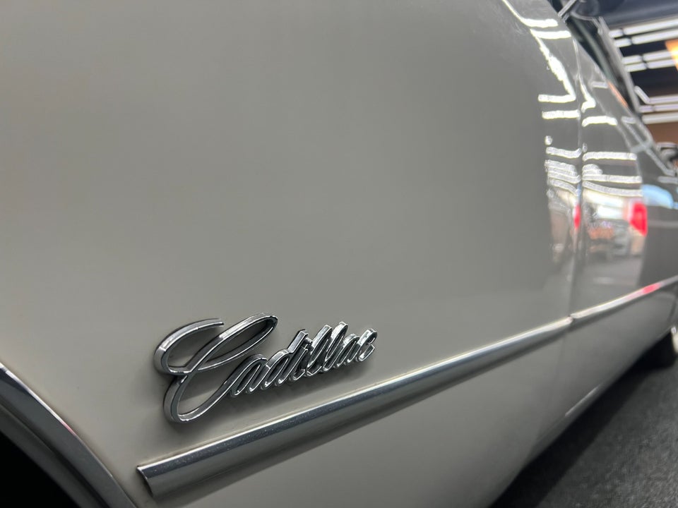 Cadillac Coupé DeVille 6,4 aut. 2d
