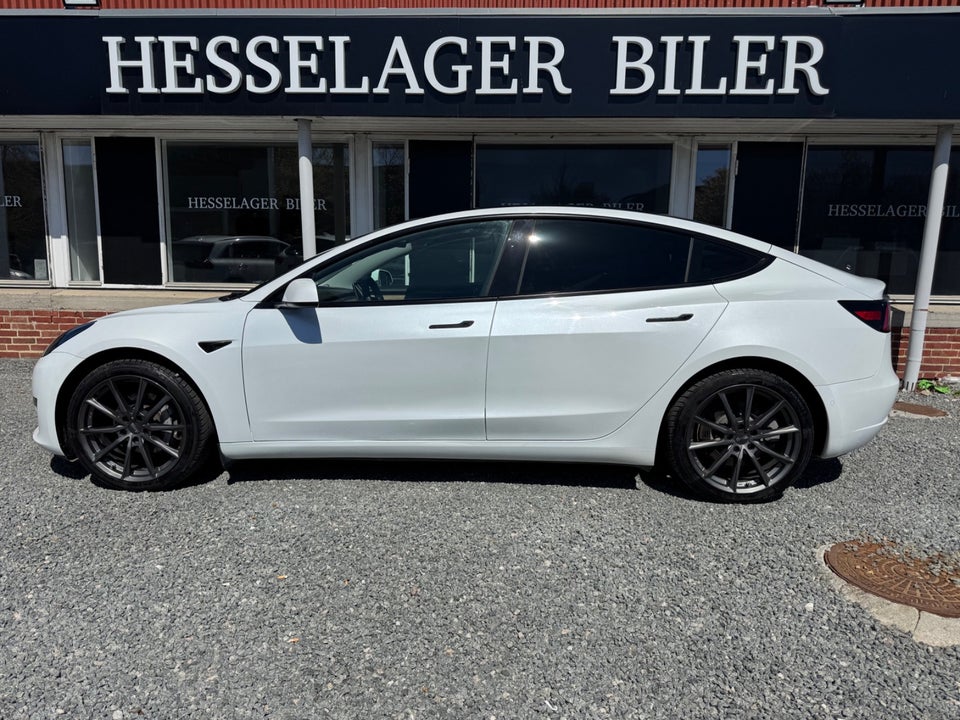 Tesla Model 3 Standard Range+ RWD 4d