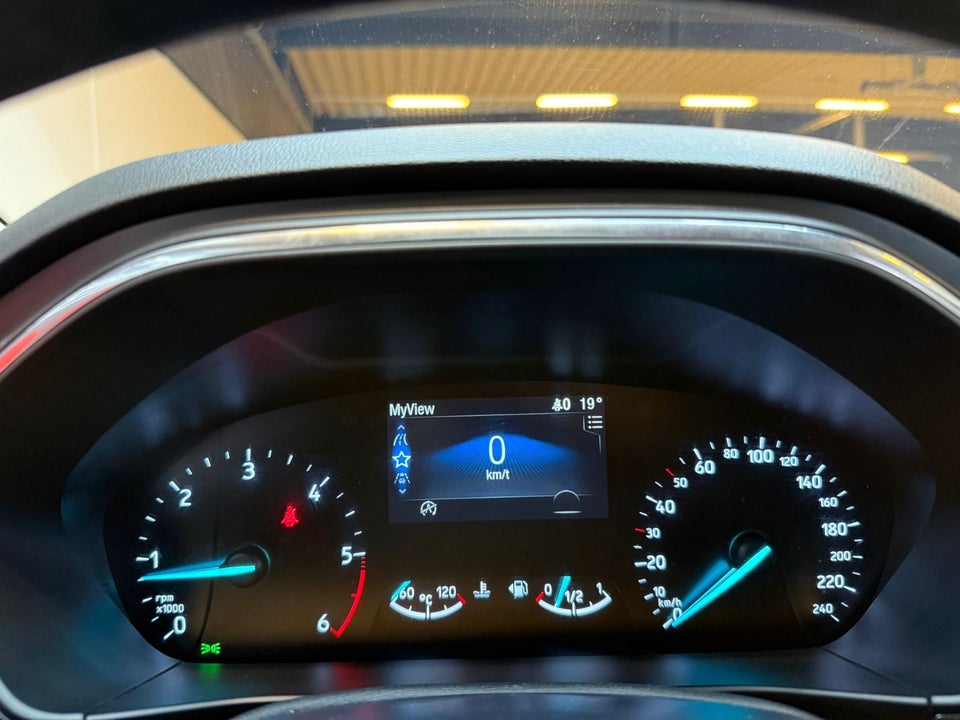 Ford Focus 1,5 EcoBlue Titanium stc. Van 5d