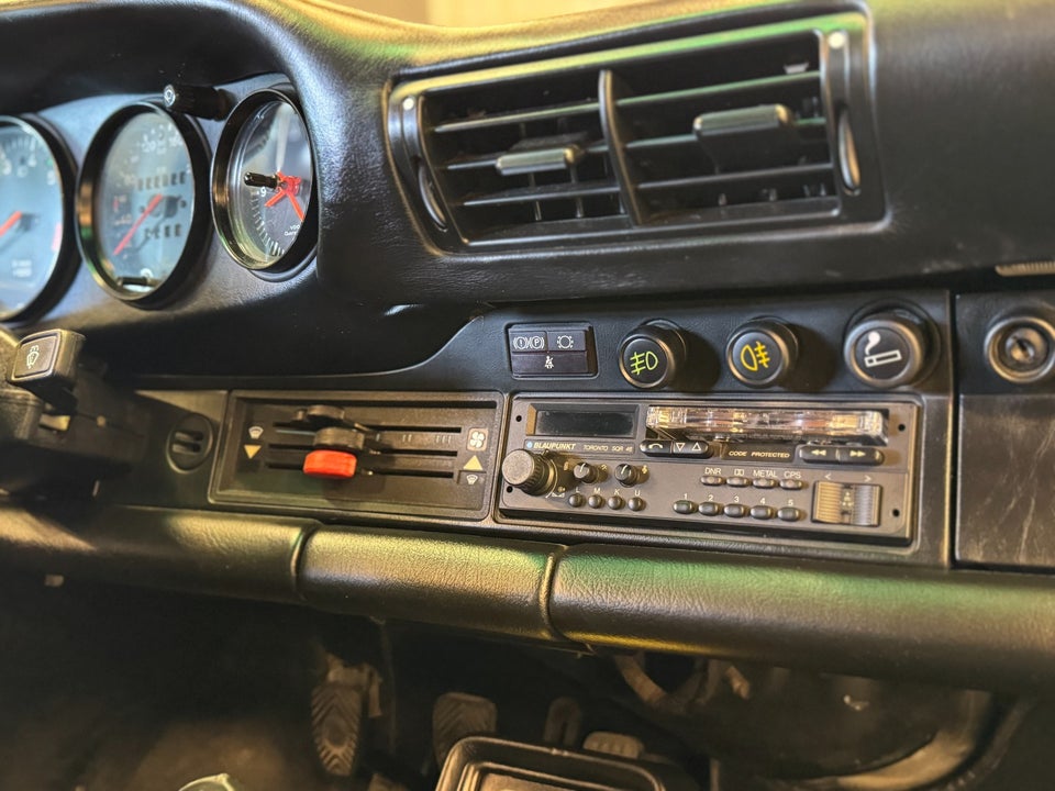 Porsche 911 3,2 Carrera Cabriolet 2d