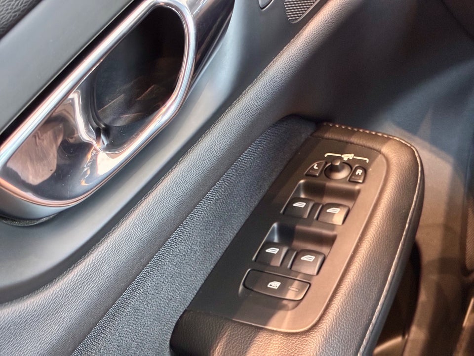 Volvo V60 2,0 T5 250 Momentum aut. 5d