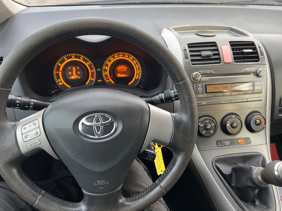 Toyota Auris 1,6 Luna 5d