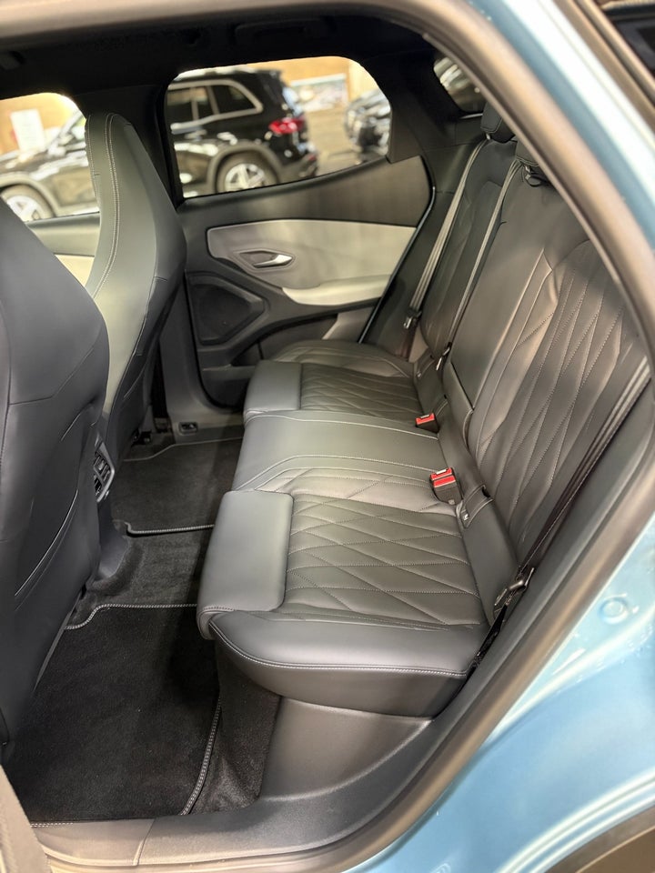 Ford Explorer 77 Premium Extended Range 5d