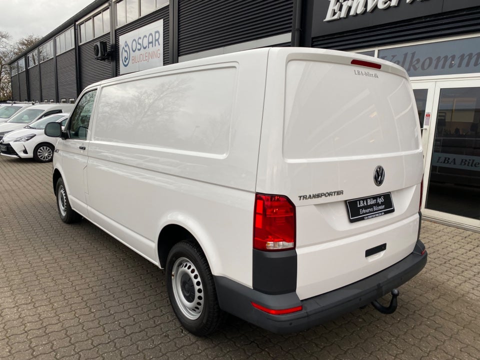 VW Transporter 2,0 TDi 110 Kassevogn lang