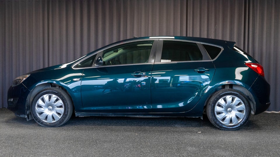 Opel Astra 1,4 T 140 Enjoy 5d