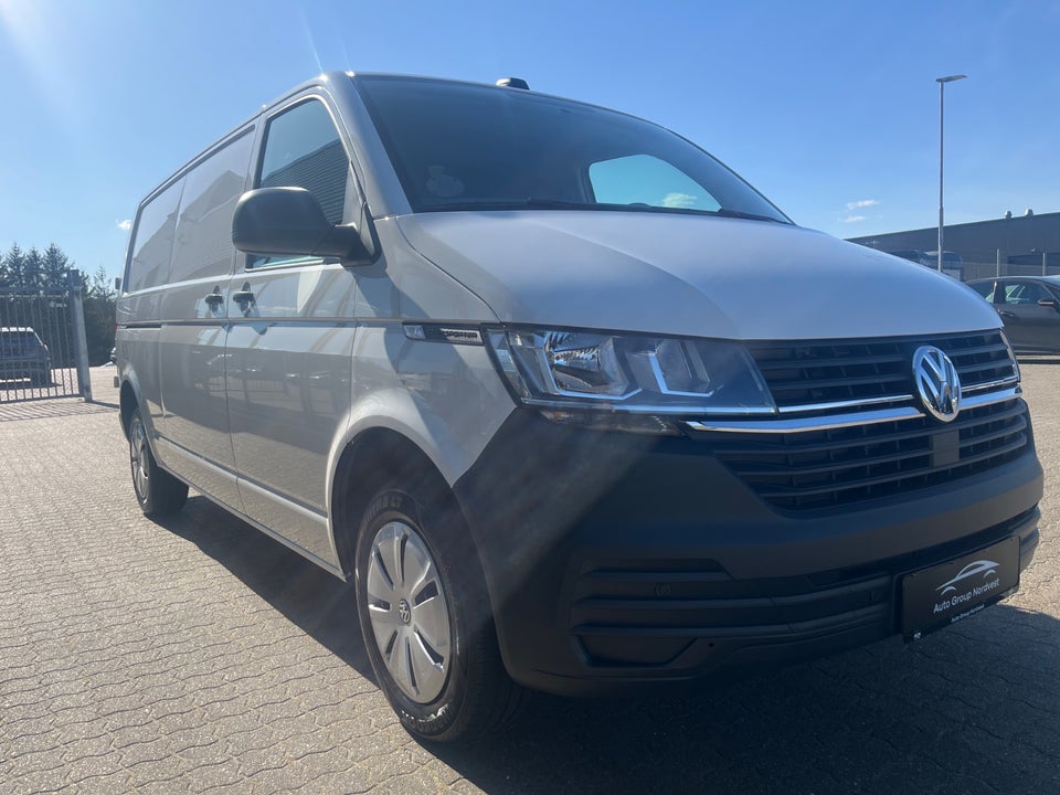 VW Transporter 2,0 TDi 150 Kassevogn DSG lang
