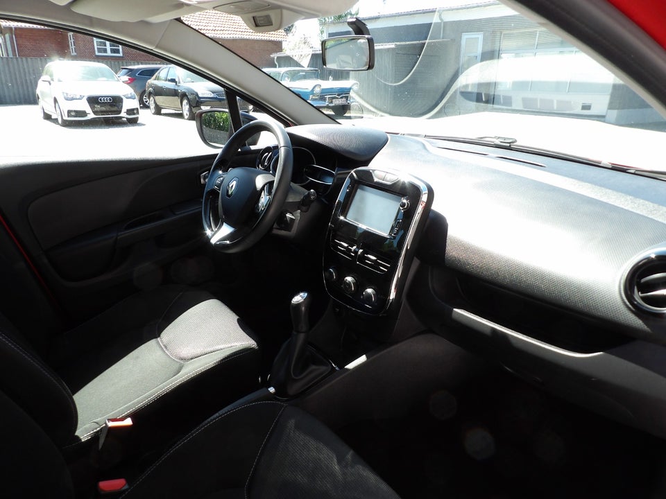 Renault Clio IV 0,9 TCe 90 Expression Sport Tourer 5d