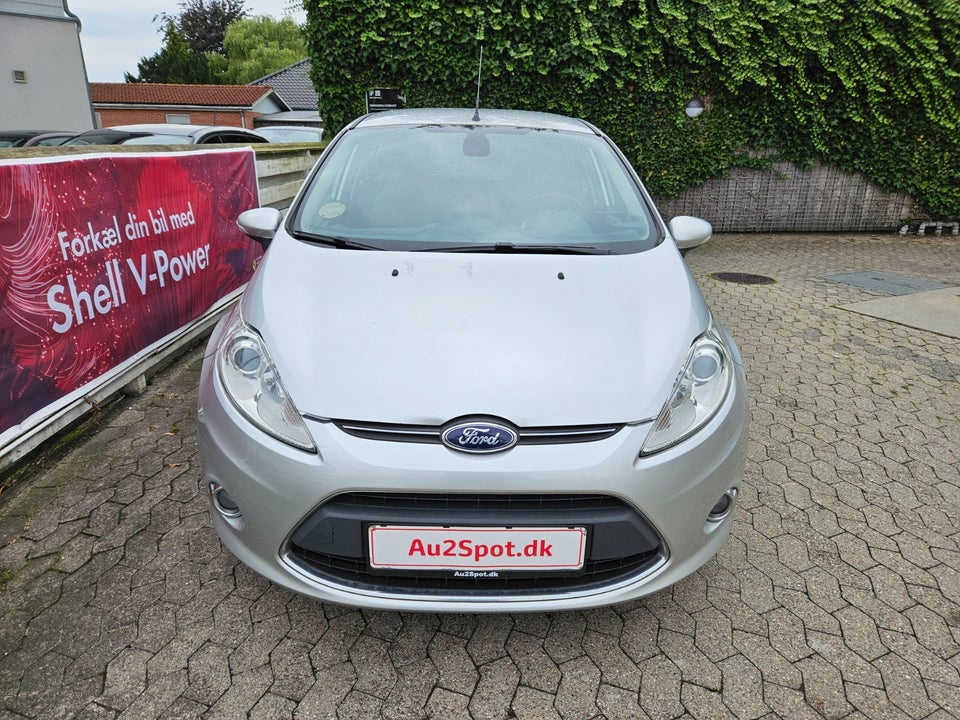 Ford Fiesta 1,4 Titanium aut. 5d