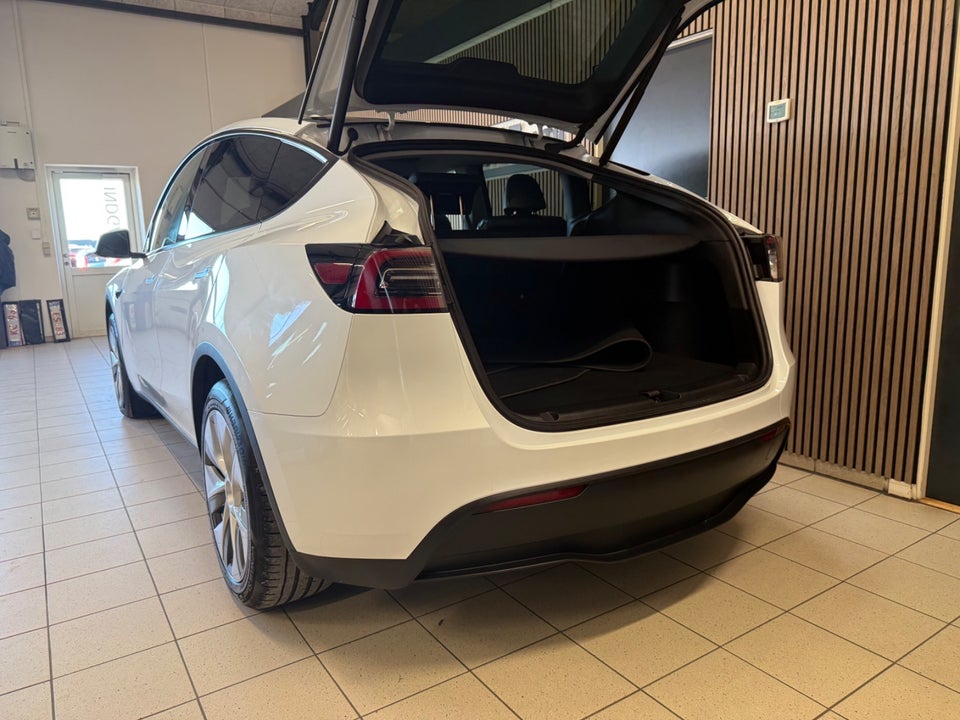 Tesla Model Y RWD 5d