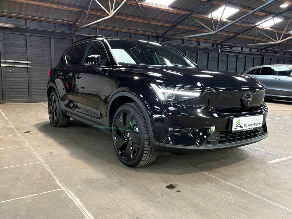 Volvo EX40 Extended Range Black Edition 5d