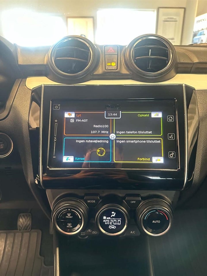Suzuki Swift 1,2 Dualjet mHybrid Exclusive Xtra 5d