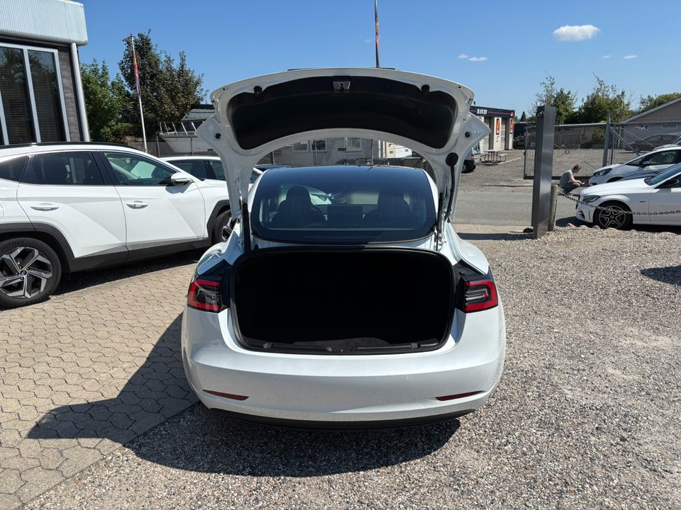 Tesla Model 3 RWD 4d