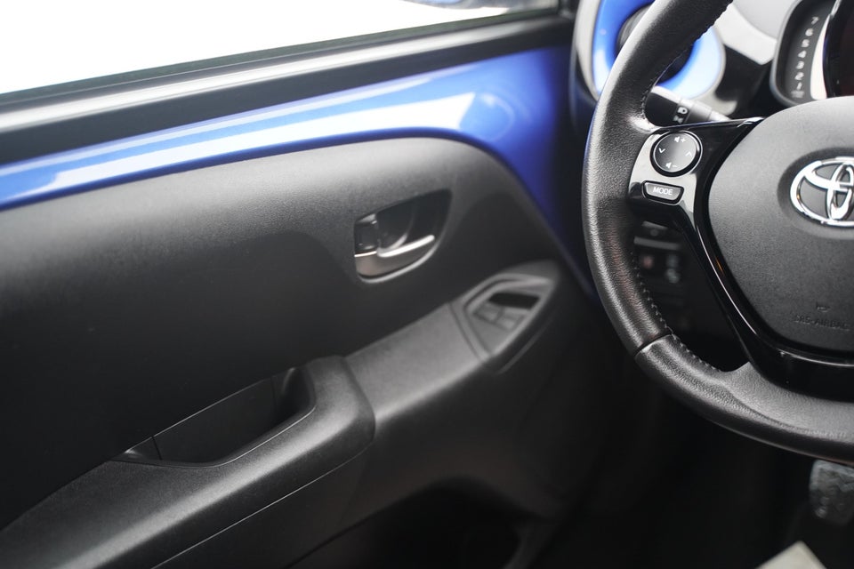 Toyota Aygo 1,0 VVT-i x-clusiv 5d