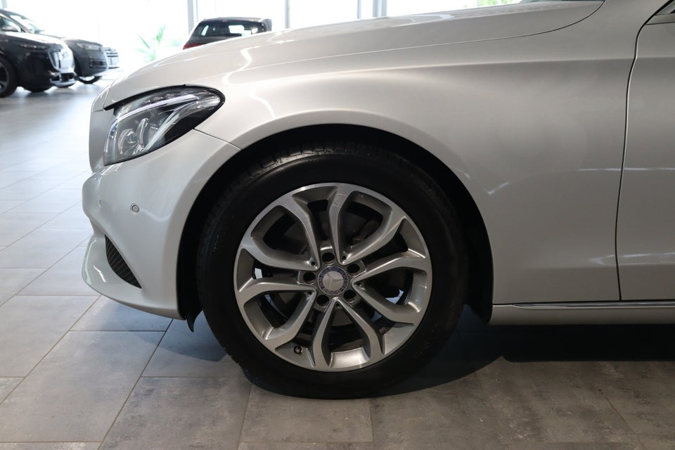 Mercedes C220 d 2,2 Avantgarde stc. aut. 5d