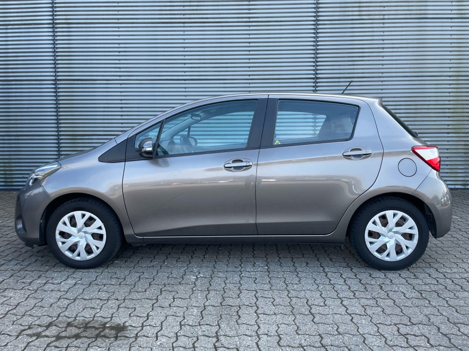 Toyota Yaris 1,0 VVT-i T2 5d