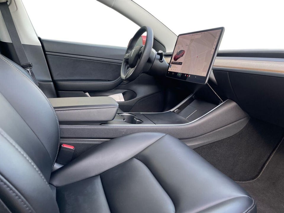 Tesla Model 3 Standard Range+ RWD 4d