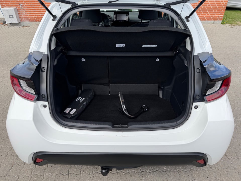 Toyota Yaris 1,5 Hybrid H3 e-CVT 5d