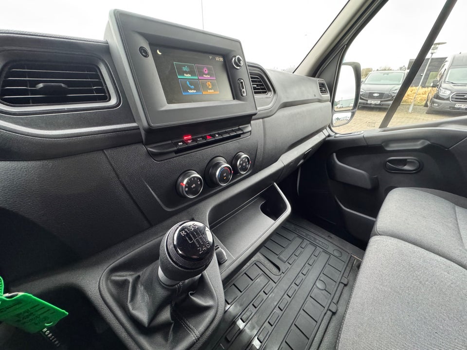 Nissan Interstar 2,0 dCi 150 L2H2 N-Connecta Van