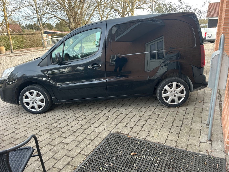Peugeot Partner 1,6 BlueHDi 100 L1 Premium ESG Van 5d