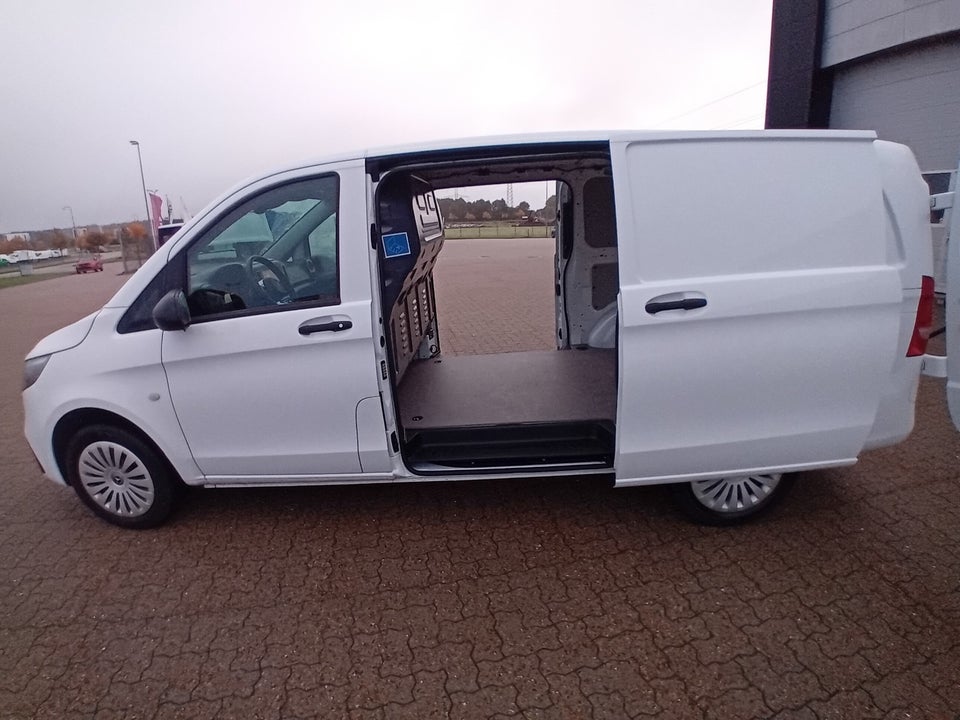Mercedes Vito 114 2,0 CDi A2 Kassevogn PRO aut. RWD