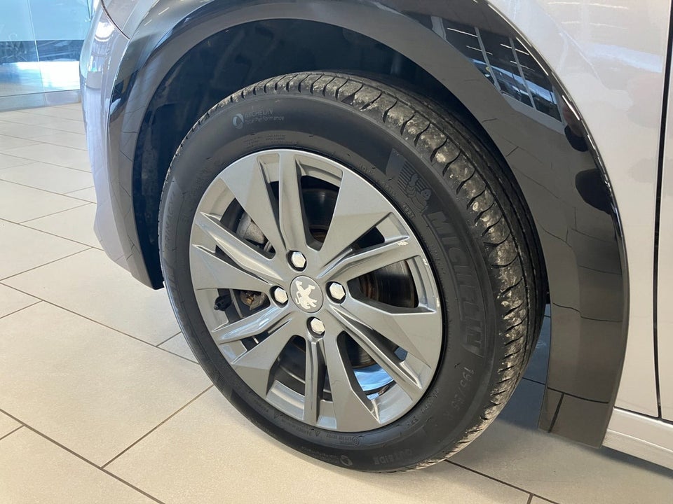 Peugeot e-208 50 Active Pack 5d