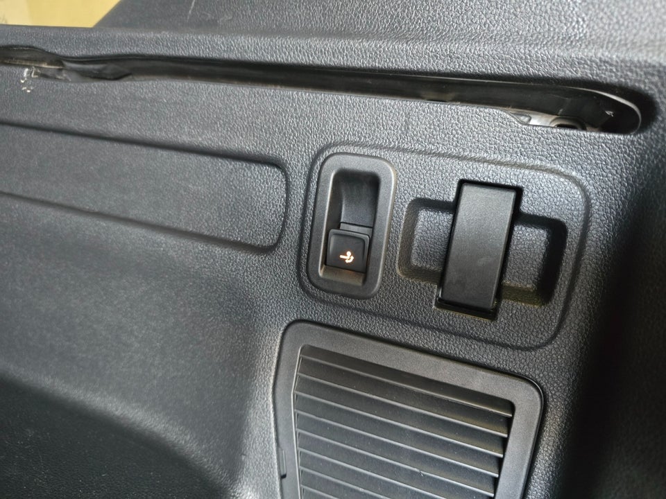 VW Touran 2,0 TDi 150 R-line DSG 5d