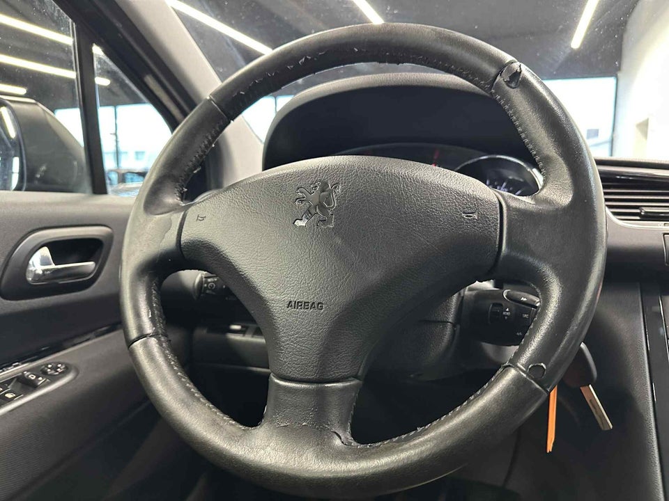 Peugeot 3008 1,6 HDi 110 Premium 5d