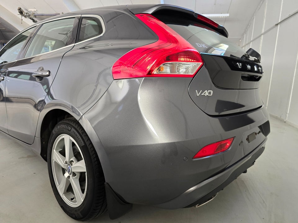 Volvo V40 1,6 D2 115 Momentum 5d