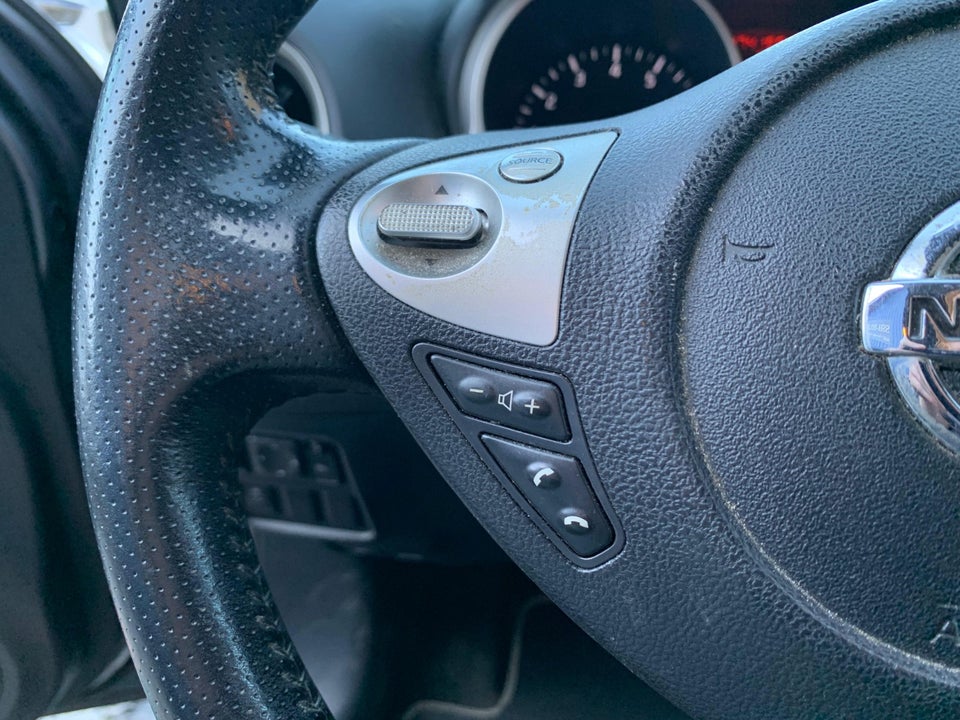 Nissan Juke 1,6 Acenta CVT 5d