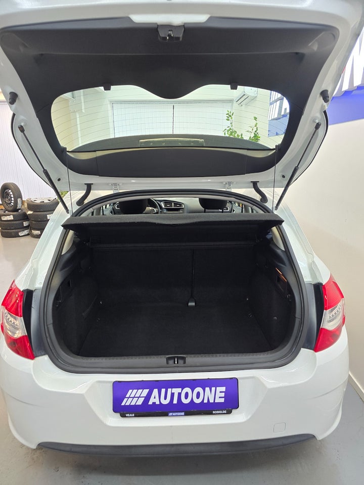 Citroën C4 1,4 VTi Attraction 5d