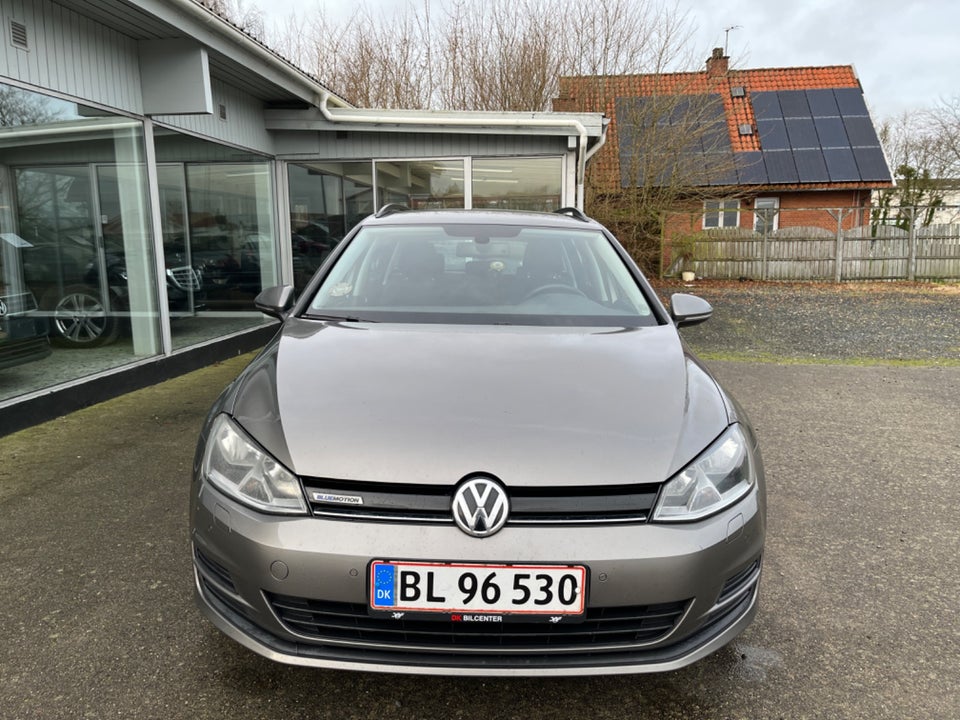 VW Golf VII 1,6 TDi 110 BlueMotion Variant 5d