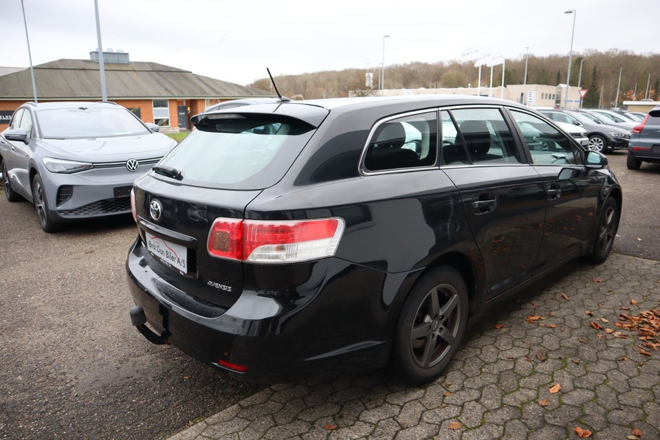 Toyota Avensis 2,0 VVT-i T2 stc. E-CVT 5d