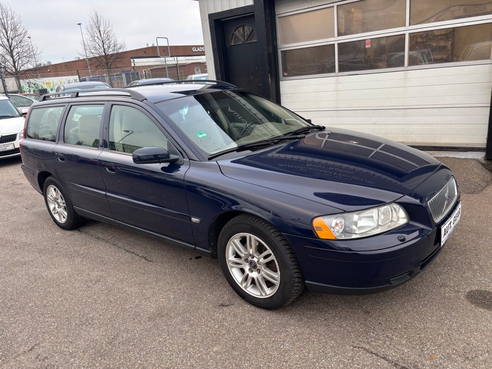 Volvo V70 2,4 170 Momentum aut. 5d