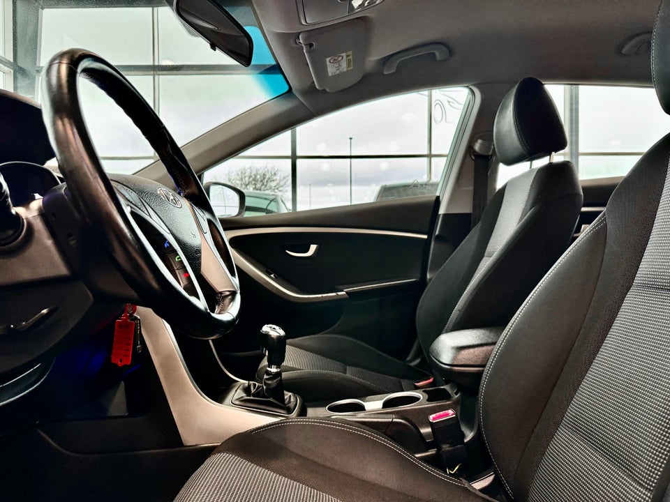 Hyundai i30 1,6 CRDi 110 XTR CW Eco 5d