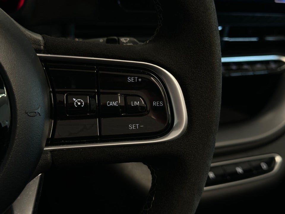 Abarth 500e Scorpionissima Cabrio 2d