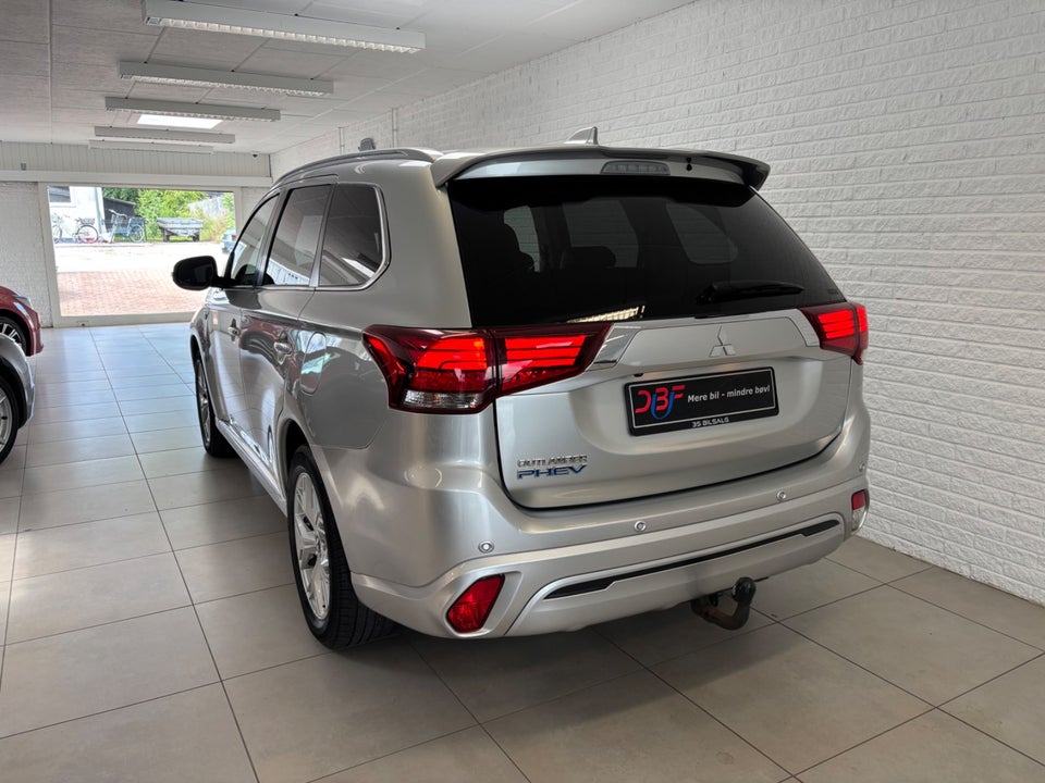 Mitsubishi Outlander 2,4 PHEV Intense CVT 4WD 5d