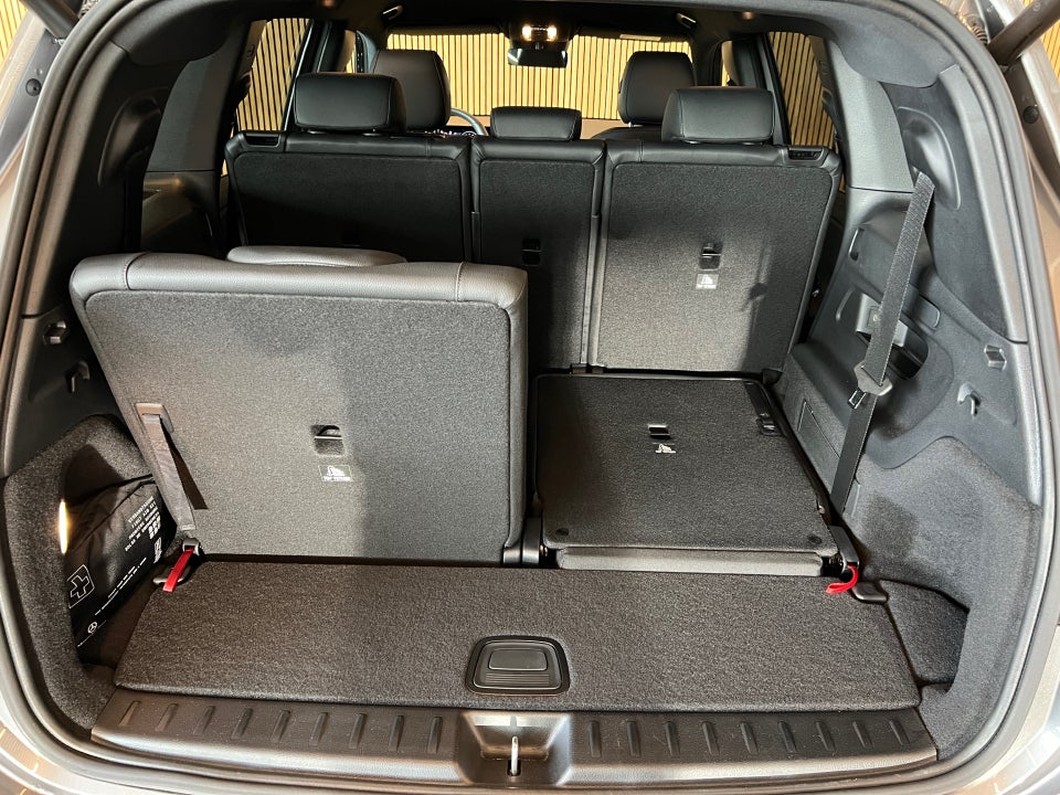 Mercedes EQB300 Progressive Advance Plus 4Matic 7prs 5d