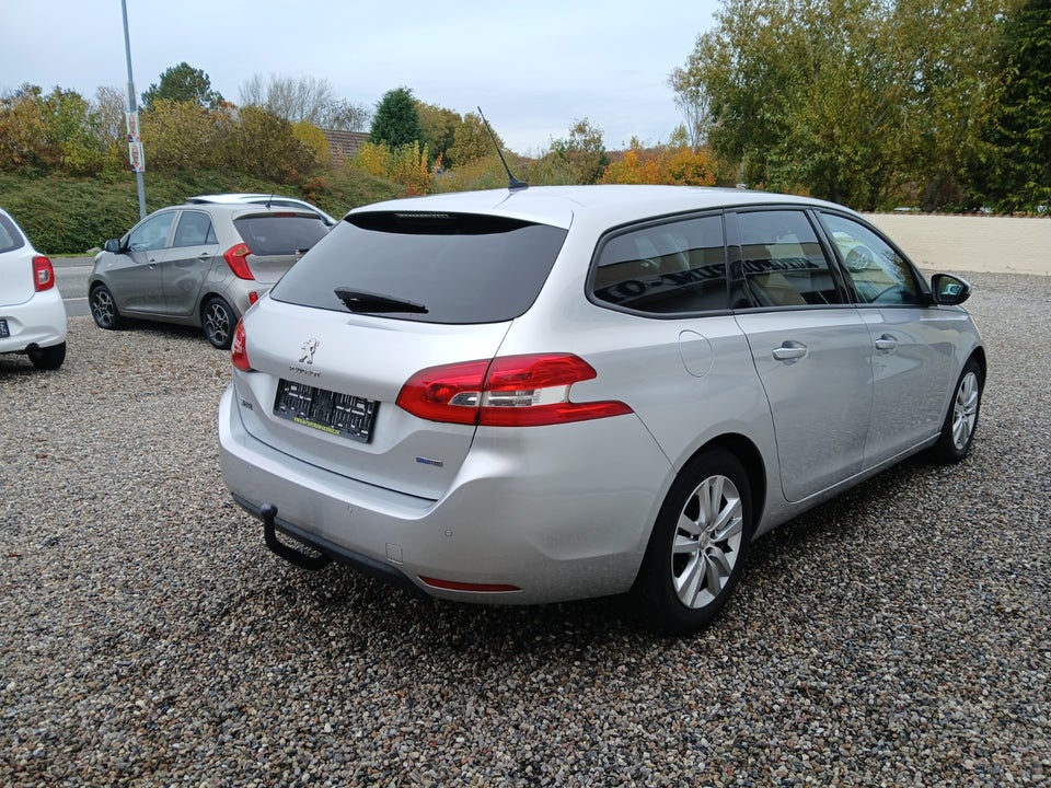 Peugeot 308 1,2 e-THP 110 Active SW 5d