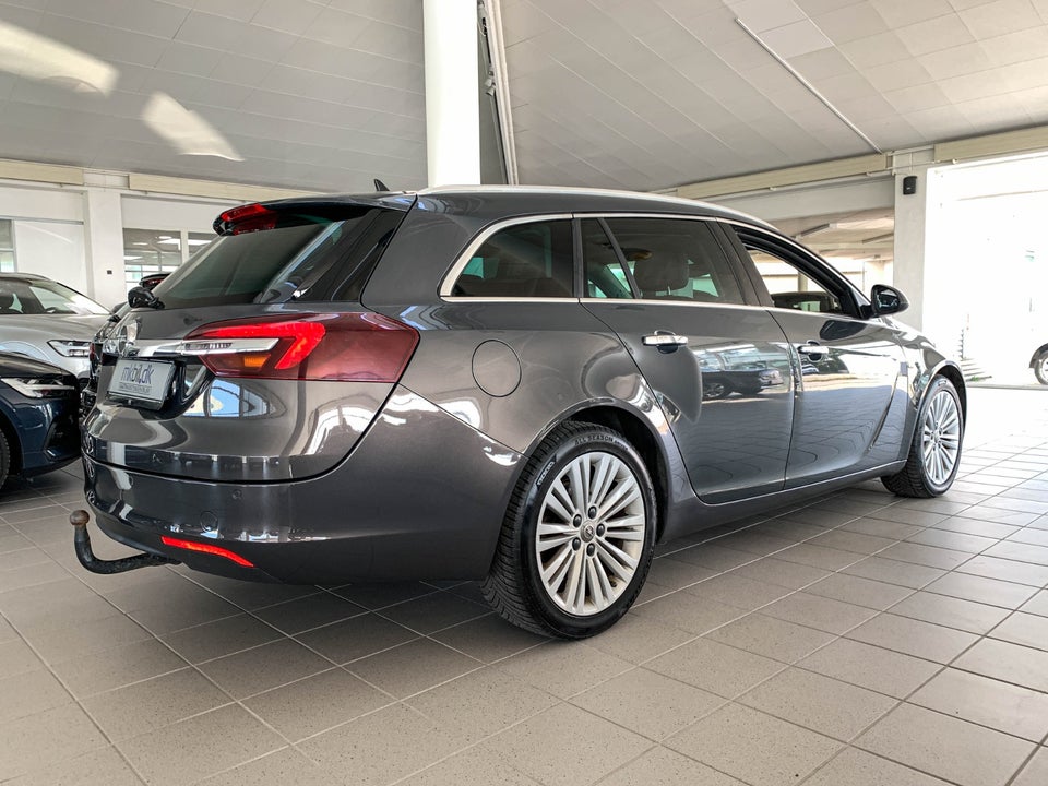 Opel Insignia 1,6 CDTi 136 Cosmo Sports Tourer 5d